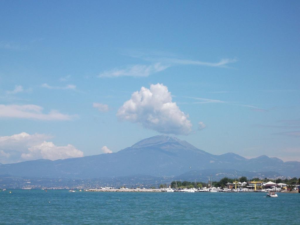 Lake Garda Lovers Peschiera del Garda Exterior photo